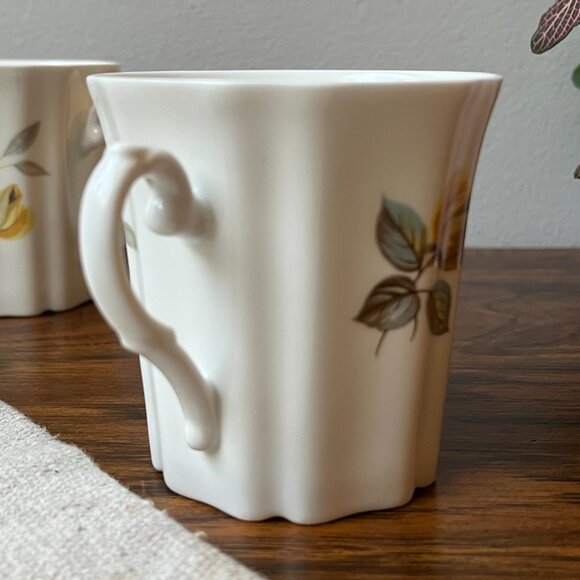 Royal Grafton Fine Bone China 2 Mugs Yellow Roses Flowers 7 oz England - Picture 4 of 11